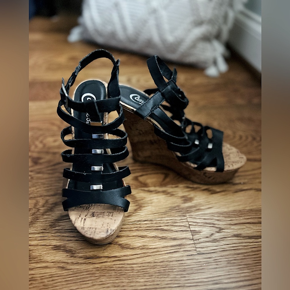 Candies / Strappy Platform Wedges / 7.5